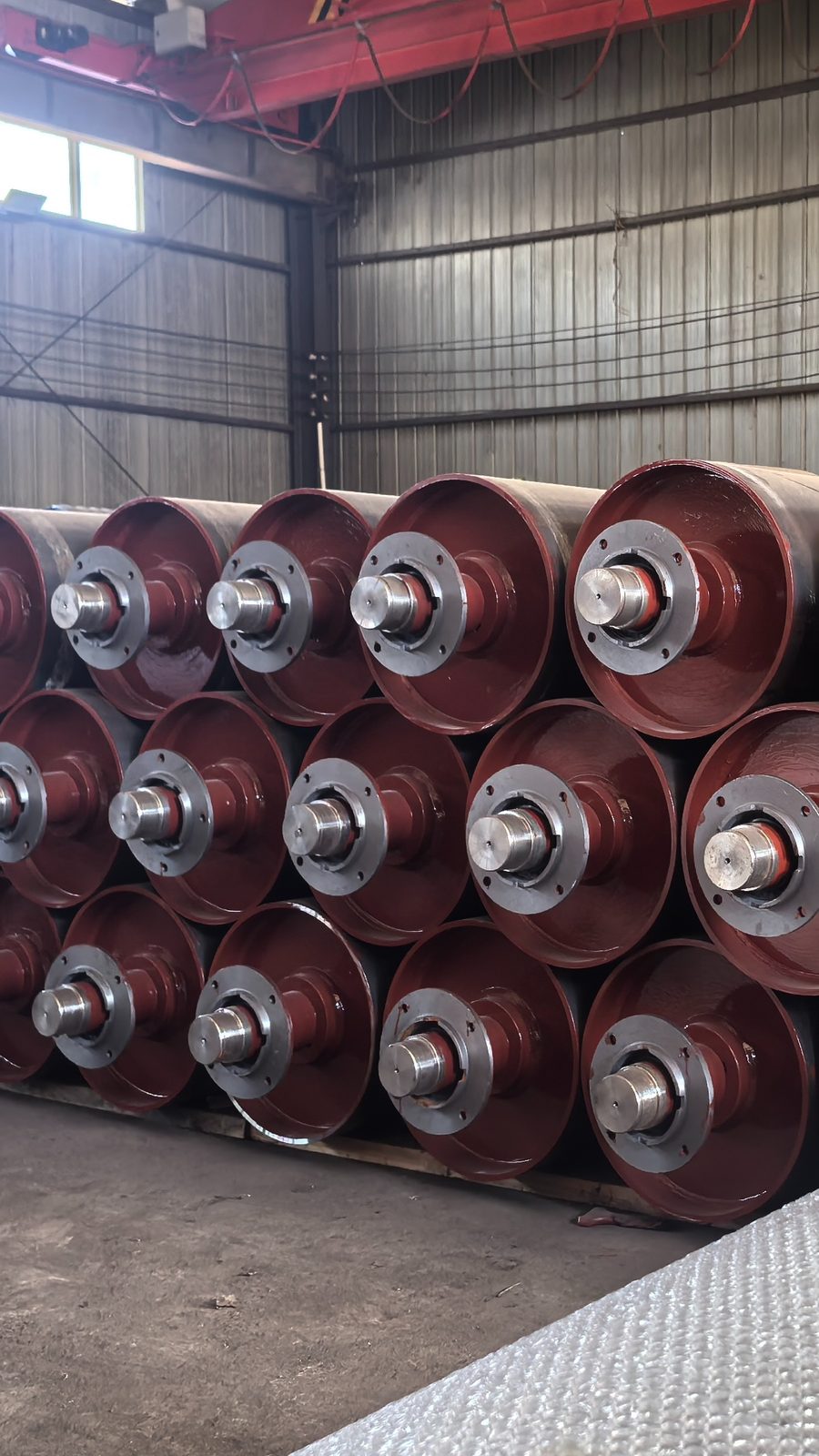 Tail pulley for conveyor belt system