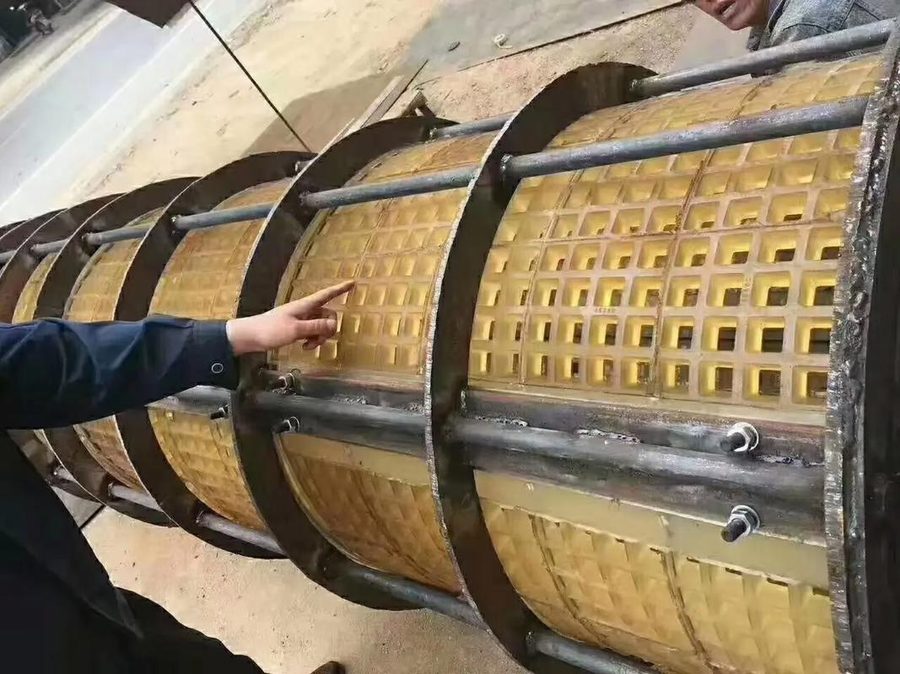 Dewatering polyurethane screen panel