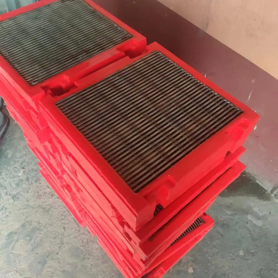 Polyurethane screen panels for vibrating screens